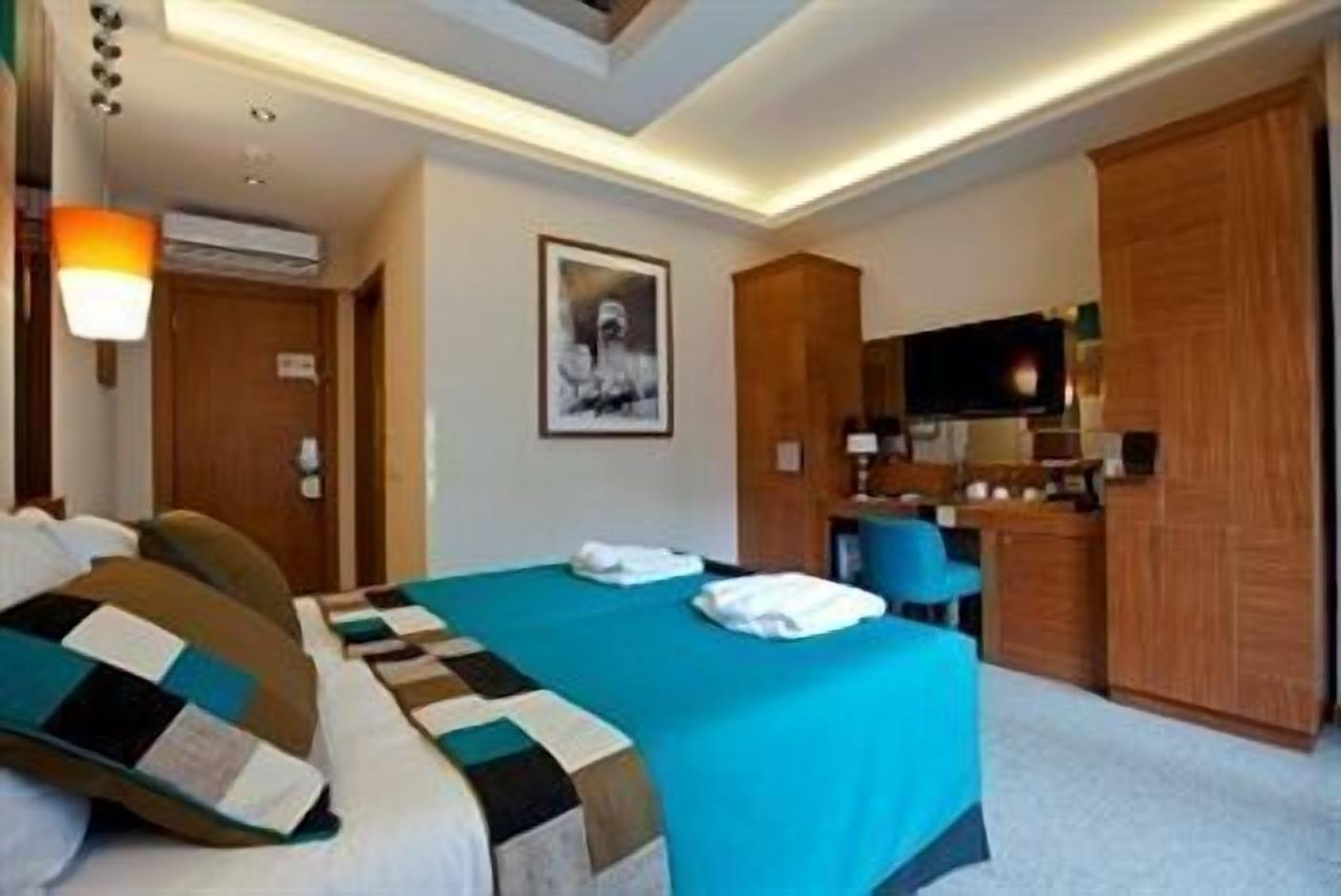 Collage Taksim Hotel Istanbul Eksteriør billede