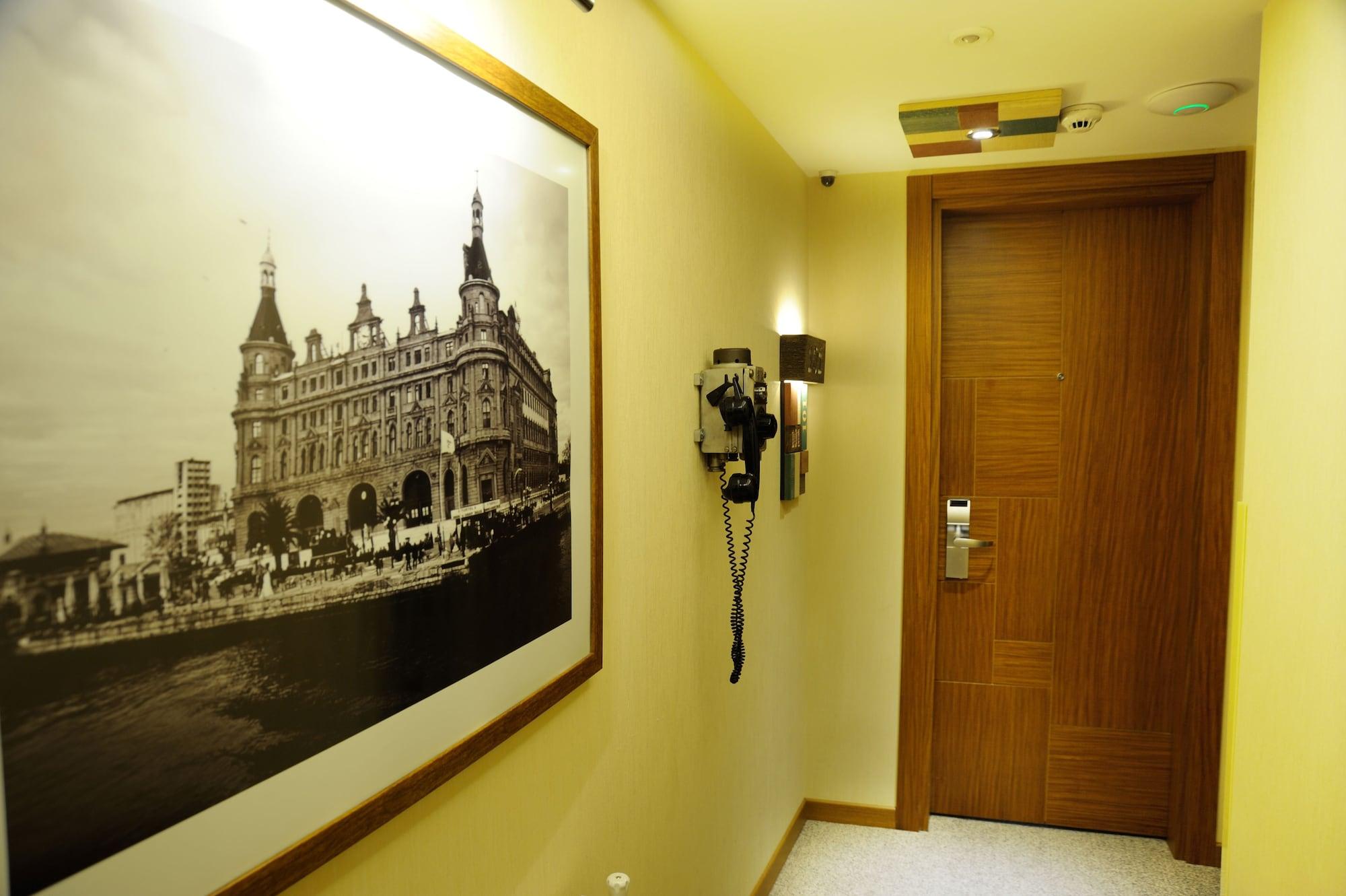 Collage Taksim Hotel Istanbul Eksteriør billede